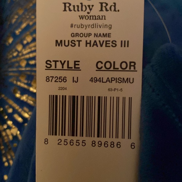 Ruby Rd, 2X blue velour top - Picture 2 of 2